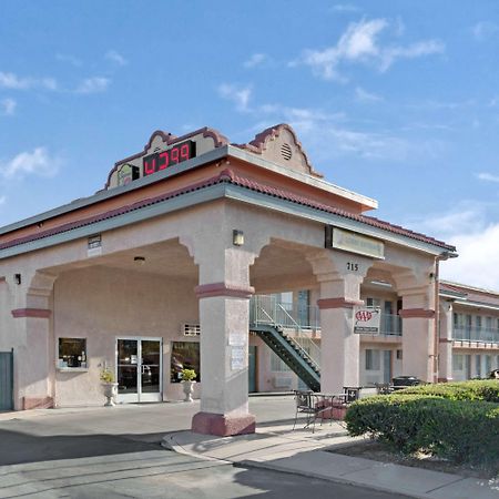 Готель Super 8 By Wyndham Tucson Downtown Convention Center Екстер'єр фото