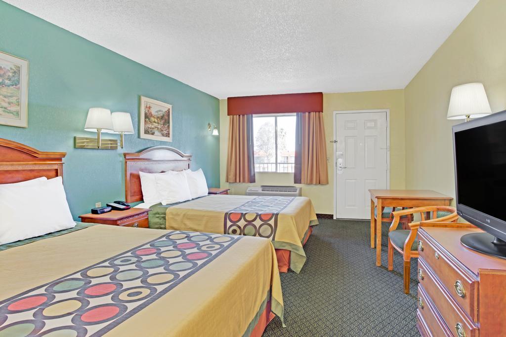 Готель Super 8 By Wyndham Tucson Downtown Convention Center Екстер'єр фото